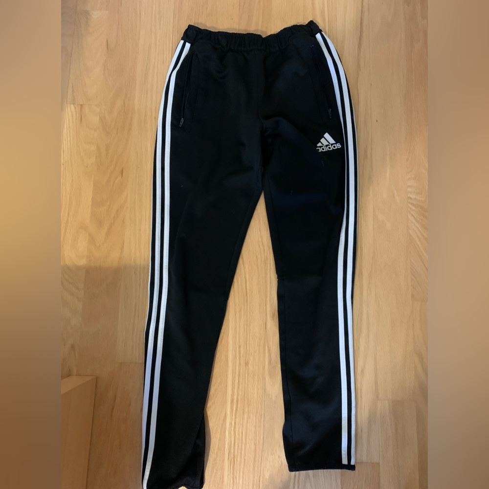 Comfy classic Adidas trackpants